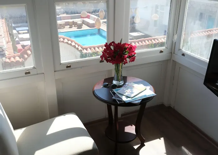 Rikas Hotel