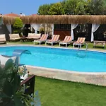 Rikas Hotel