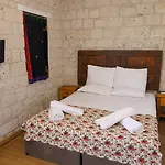 Rikas Hotel *